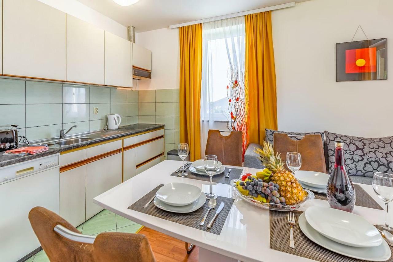 All Seasons Apartment Pula Dış mekan fotoğraf